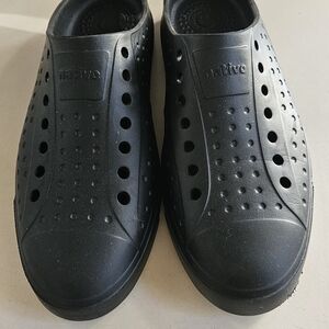 Black Native Slip on Shoes Size 8